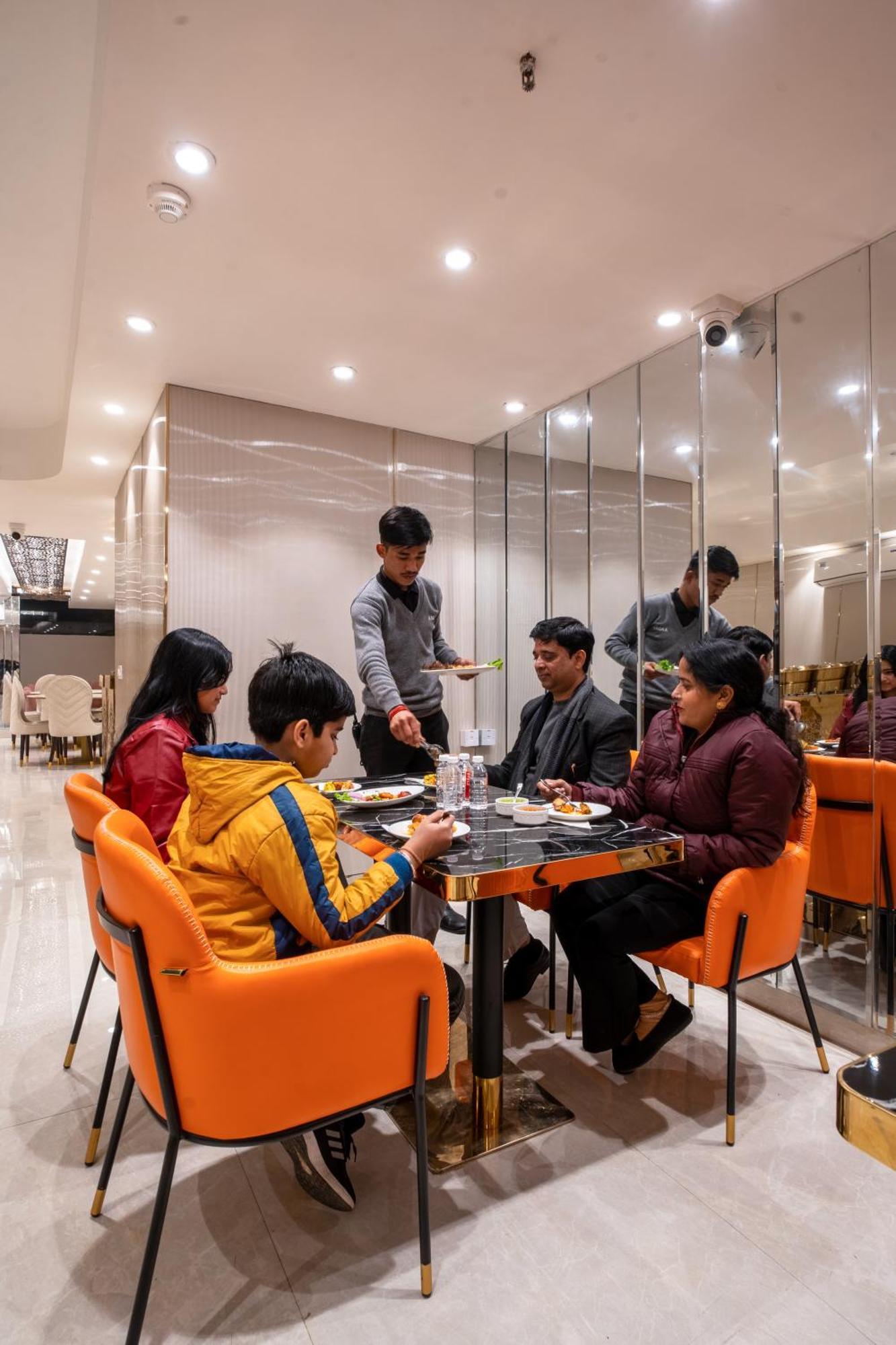 Hotel Ginger Palace Delhi Airport Neu-Delhi Exterior foto