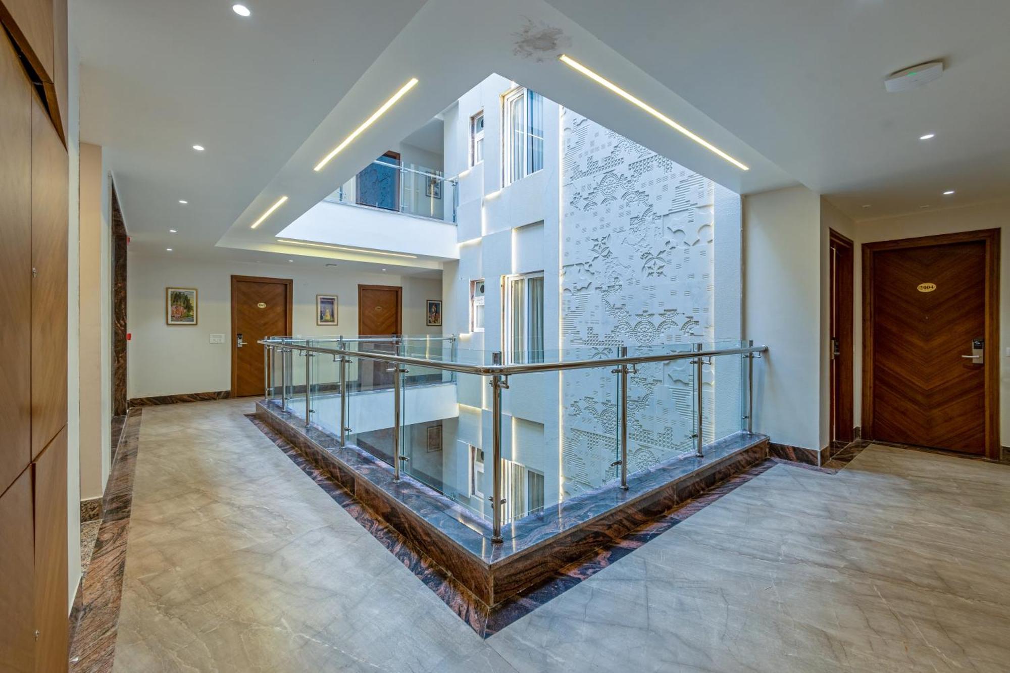 Hotel Ginger Palace Delhi Airport Neu-Delhi Exterior foto